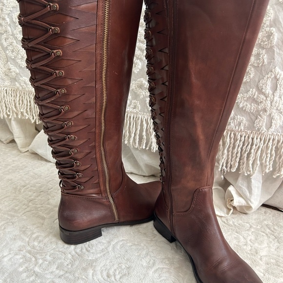 Gianni Bini Boot Knee High and Side Zipper color Brown shoes Size 8MW - Picture 4 of 16